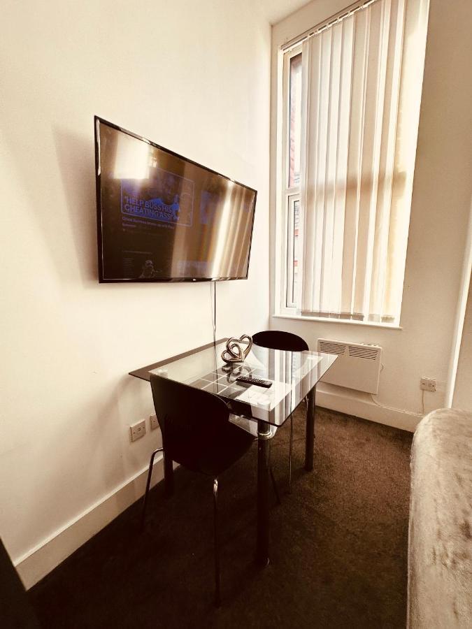 5 Star Luxury Studio Apartment, Big Smart Tv, Wifi, Liverpool City Centre, Easy Access Lock Box Entry! Kültér fotó